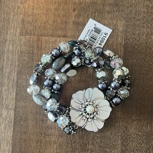 Cookie Lee stretchable flower bracelet